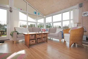 House with terrace & garden - Image 2
