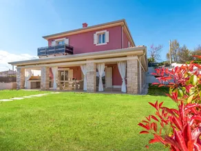 House with private pool, BBQ & garden | Nature view - Image 2