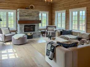 Timber cabin with hot tub and ski runs in Veggli - Image 4