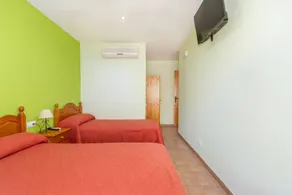 Room 'Habitació Triple' with Mountain View, Wi-Fi and Air Conditioning - Image 5