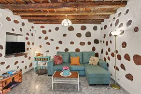 House | Mountain view - Image 3