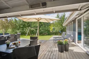Child-friendly house with terrace, hot tub & garden | Dogs allowed - Image 5