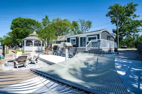 Gorgeous Cottage with Fire Pit and Nice Beach Vistas in Leamington, Ontario - Image 4