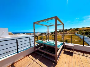 Spacious holiday apartment with garden - Image 4