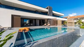 Villa with garden, terrace & private pool | Next to the beach - Image 4