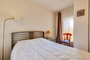 Apartment with garden, terrace & pool - Image 4