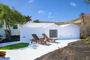 Holiday apartment with private pool, garden & terrace | Pets allowed - Image 3