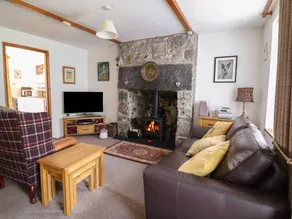 Family-friendly cottage with terrace & garden - Image 3