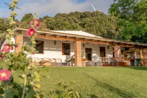 Children-friendly charming house with BBQ, private pool & terrace | Mountain view | Good for workation | Pets allowed - Image 3