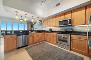 Flat with BBQ & pool | City view - Image 4