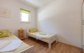 Pleasant flat with BBQ & terrace | Sea view | Close to the beach | Dogs allowed - Image 5