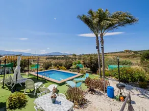 Cottage with terrace, garden & barbecue - Image 3
