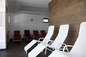 Apartamento con sauna, piscina y jardín - Image 2