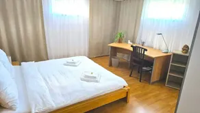 Apartment with garden - Image 4