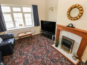 Family-oriented lovely cottage with garden | Beach view | Pets allowed - Image 3