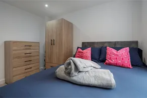 Riverside Flat | Near Park | Free Parking - Image 5