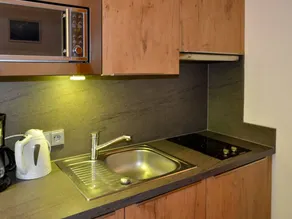 Apartamento con sauna y jardín - Image 2