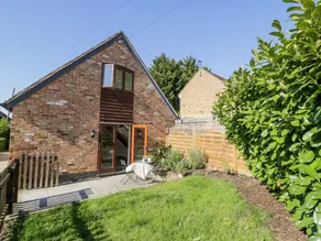 Family-oriented cottage with garden | Pet-friendly - Image 2