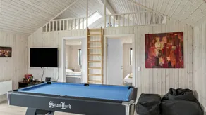 Child-friendly wonderful house with terrace, jacuzzi & garden - Image 2