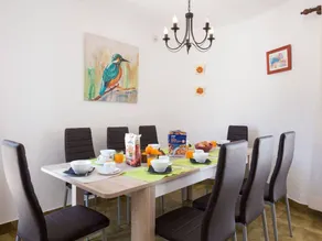Fully equipped flat with BBQ, garden & private pool | Beach nearby - Image 5