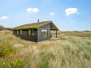 Holiday home with terrace - Image 4