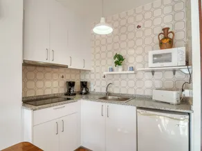 Flat with garden - Image 3