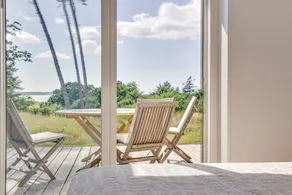 Fully equipped holiday home with terrace | Water view | Next to the beach - Image 4