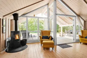 House with terrace, BBQ & hot tub - Image 3