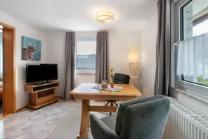 Flat with garden & terrace | Garden view - Image 5