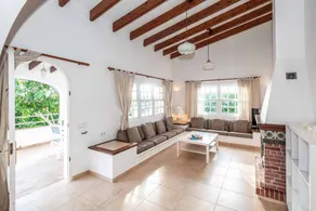 Villa with BBQ, private pool & terrace | Beach nearby - Image 2