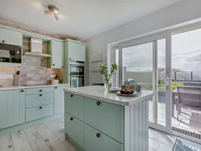 Charmant cottage avec barbecue et jardin | Vue sur l'eau | À côté de la plage | Avec animaux acceptés - Image 2