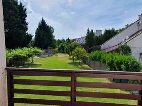 Apartment with terrace & garden - Image 4