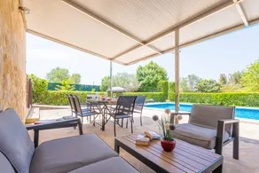 Child-friendly villa with terrace, garden & BBQ - Image 4