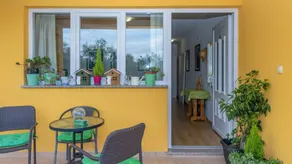 Wonderful holiday apartment with terrace & garden - Image 4