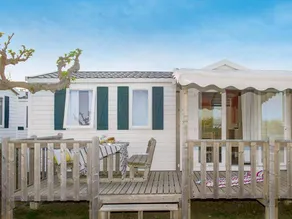 Mobil-home avec piscine et terrasse - Image 4