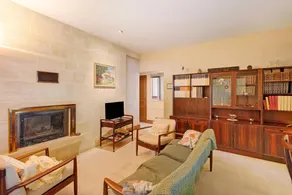 Apartment with terrace - Image 4