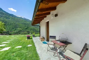 Private room with terrace & garden | Mountain view - Image 2
