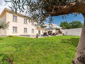 Fully equipped holiday home with private pool, garden & BBQ | Dogs allowed - Image 5