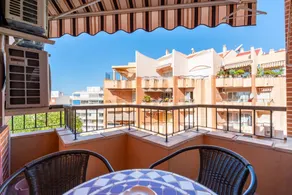 Flat with garden & pool | Beach view - Image 2