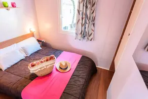 Nice mobile home with terrace, garden & barbecue | Next to the beach | Pets allowed - Image 3