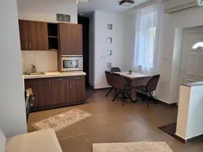 Family-oriented lovely apartment - Image 2