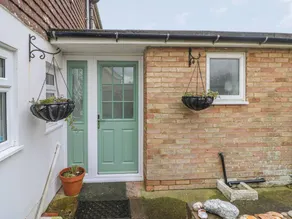Cottage with garden | Beach view - Image 2