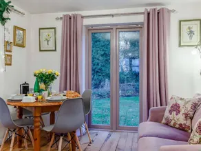 Ferienhaus mit Garten - Image 4