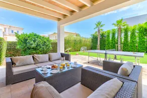 Villa with BBQ, private pool & garden - Image 4