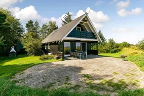 Holiday home with terrace & BBQ | Sea view | Pet-friendly - Image 4
