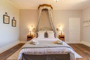 Guest Room "La Romantique" with Shared Terrace, Garden, and Wi-Fi - Image 2