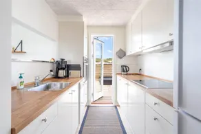 Holiday home with terrace, barbecue & jacuzzi - Image 3