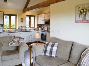 Cottage with terrace & garden - Image 3