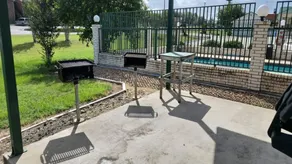 Holiday apartment with pool - Image 3