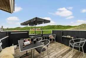 Holiday home with terrace & barbeque - Image 5